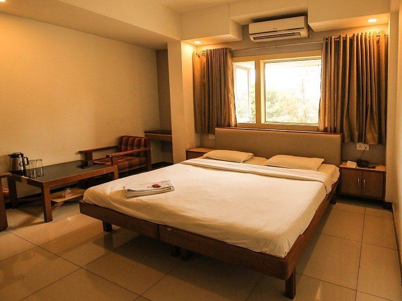 Hotel Sangam Karad Luaran gambar