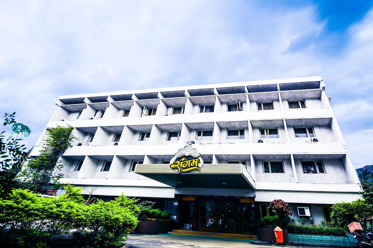 Hotel Sangam Karad Luaran gambar