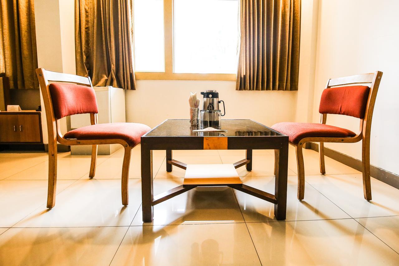 Hotel Sangam Karad Luaran gambar